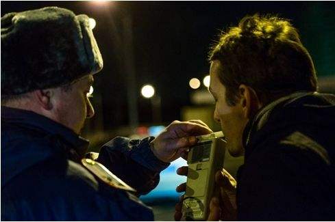 看看世界各国如何处理酒驾,最后两个国家才叫