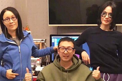 成龙五登春晚 20年后王菲那英合体相约2018