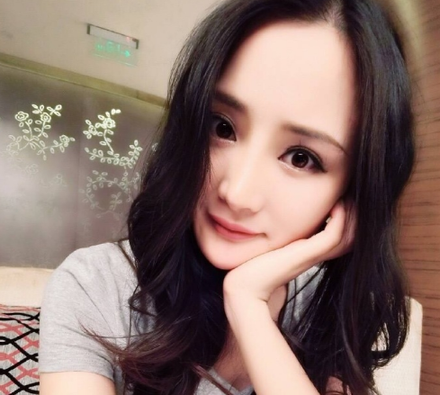 快手又出现一个撞脸杨幂的网红,难道蹭杨幂的