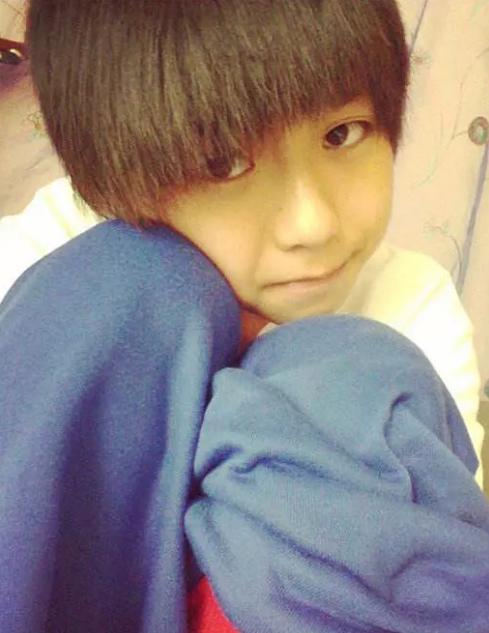 《偶像练习生》蔡徐坤小时候长相似王俊凯?网友:与现在差别太大