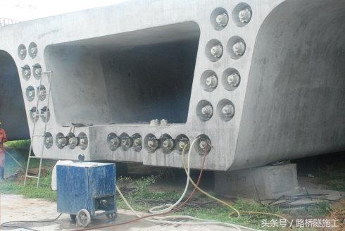 钢箱梁及叠合梁是如何施工的?