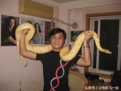 德云社在何云伟没走的时候他也是大师兄，后来才被郭德纲“扶正”