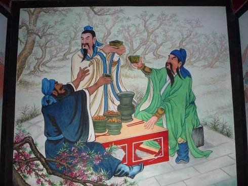 桃园三结义中的故事这些故事中有哪些是虚构的哪些是真实的呢
