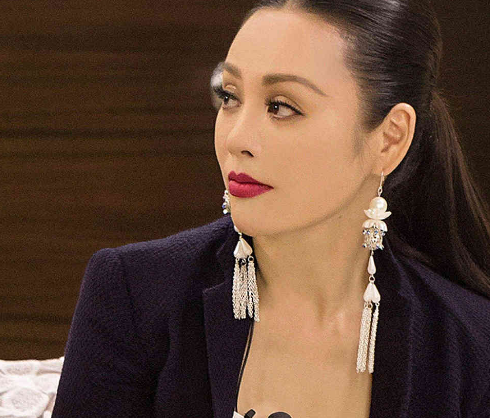 他是宁静的现任小男友，出道15年不温不火，如今因猎场名声大噪！