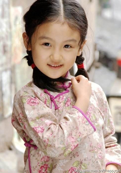 4岁出道,6岁上春晚,14岁拍花千骨,2年后变美被