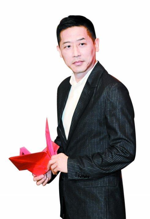 九宫纳甲点断张国荣爱人唐鹤德