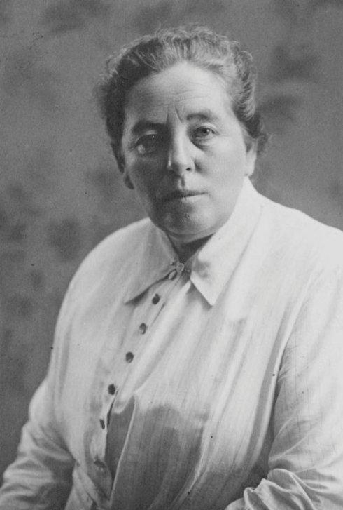 老照片:辽宁丹东基督教育婴堂院长郭慕深