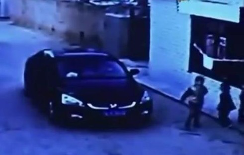 纪委领导碾死女童找人顶包 交警包庇被判徇私枉法