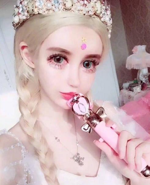 比蛇精女韩熙雅更辣眼睛的存在出现了!快手芭