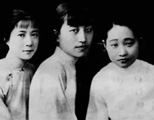 她因长得太美,被著名人物逼婚!