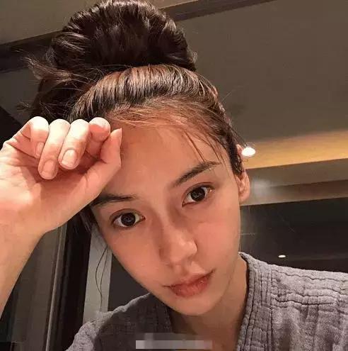 angelababy素颜照,鹿晗素颜照 angelababy再放素颜照, 怎么又和以前不一样?网友的回复一针见血