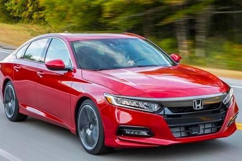 国产十代雅阁亮相，2.0T+10AT,5.7秒破百，这是要怼宝马的节奏