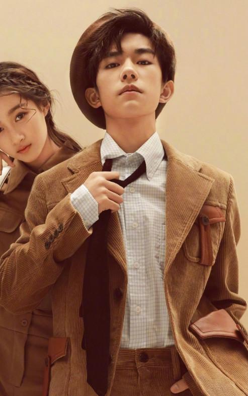 白敬亭当面告白粉丝却被嘲没智商?易烊千玺装高冷失败