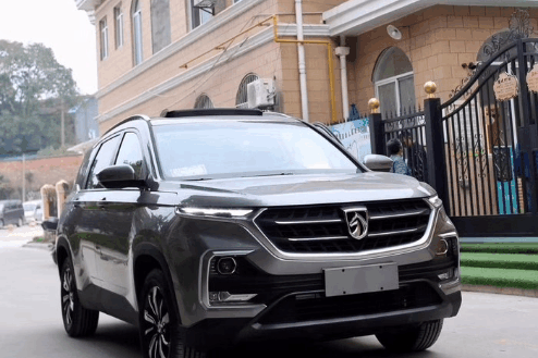 7万提宝骏530, 车主: 内饰很豪华, 后备箱空间逆天, 很适合家用