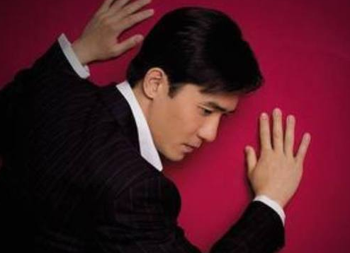 娱乐圈里最帅的不过是20岁的吴彦祖,30岁的金