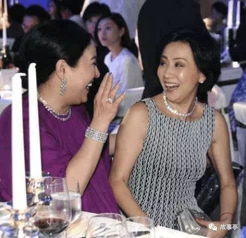 49岁张敏当年被向华强兄弟玩弄后，不被人所知的内情