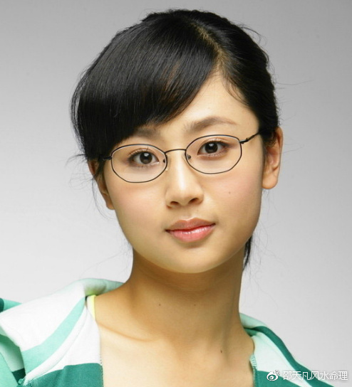 杨紫 长发 杨紫面相大开大合,那么为什么她总是