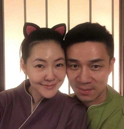 小s老公陪她健身房锻炼,亲密同框好恩爱