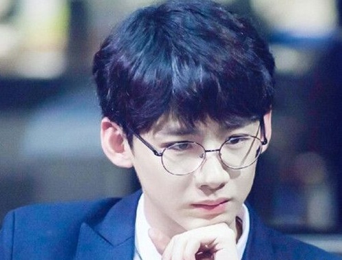 《夏至未至》:白敬亭的眼镜才是本体,为什么总