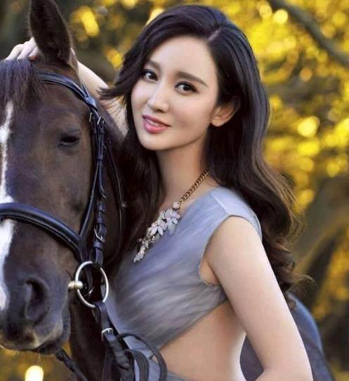 23岁选美击败汤唯,合作吴秀波走红,嫁亿万富豪想生一个足球队