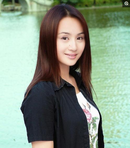 曹颖全家近照，老公越来越红，儿子可爱