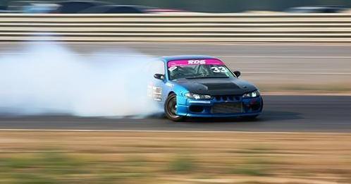 如果遇到紧急情况,我们的家用车不经过改装能