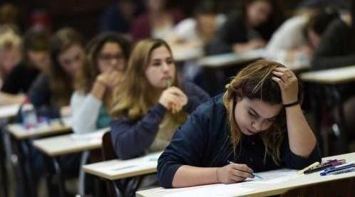 俄罗斯女大学生怀孕可享受三个月产假, 竟然还有多项生育补贴