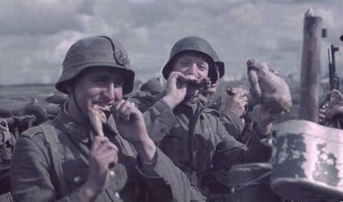 这个解放军开国少将会开战斗机,还参加二战击落过德军飞机图片