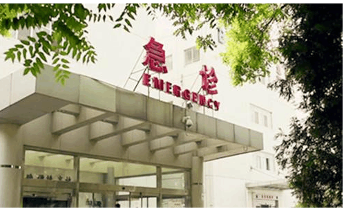 三岁宝宝睾丸一大一小, 亏得妈妈送医早, 不然就