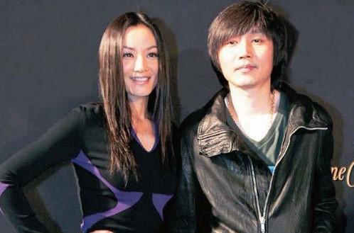 46岁瞿颖晒新男友和同居11年张亚东告吹，昔日第一名模去当后妈？