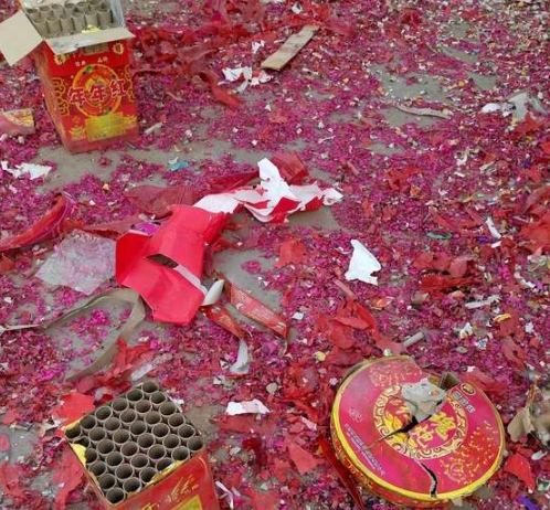 长大后总怀念小时候过年放鞭炮的时候,现在感