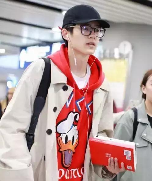 盘点戴帽子很好看的男明星!千玺偏爱渔夫帽?纪