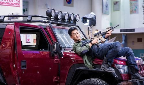 趁着《战狼2》还在线，北汽火速推出40L战狼版，希望能大卖