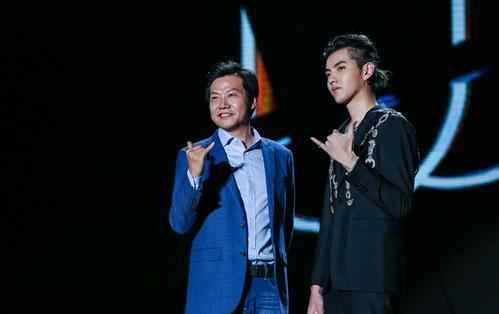 雷军很无奈,小米代言人吴亦凡用iPhoneX被发现