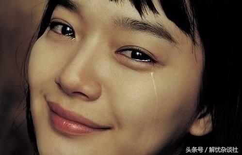 心理测试:4个哭泣的女人中谁是真的伤心?测你