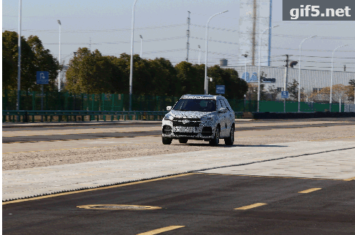 奇瑞全新SUV T18动态测试谍照曝光,轴距更大,上半年上市
