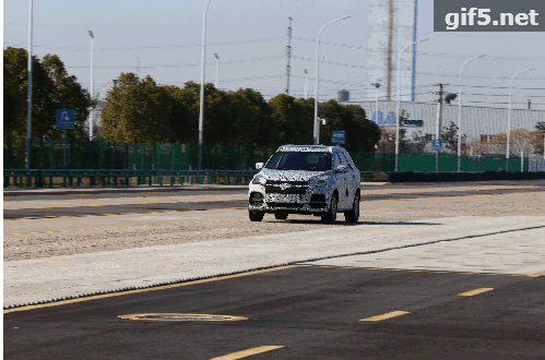 奇瑞全新SUV T18动态测试谍照曝光，轴距更大，上半年上市