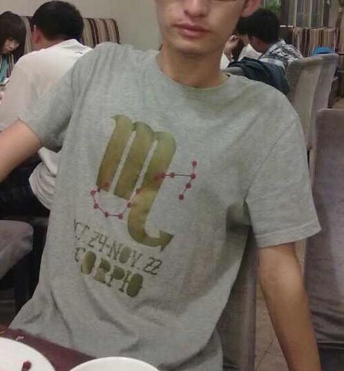 小伙健身一年,身材变化很大,网友:这么瘦变壮了