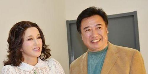 刘晓庆和75岁富豪老公近照曝光，原来她每天面对的是这样的老公！