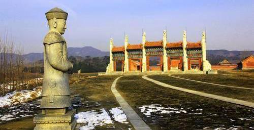 日军占领北平,为何没有破坏清皇陵?此人功不可