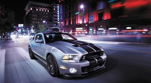 它绝不是那种灵巧的跑车，野马更像是笨重的野牛