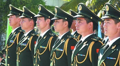中华人民解放军07式陆军礼服军装配饰内容简