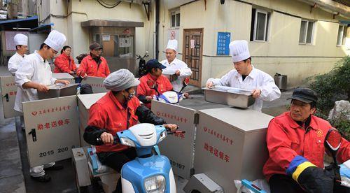 十二年的坚持:上海华东医院助老爱心餐暖人心