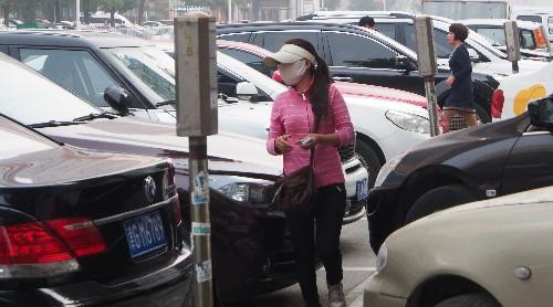 小广告频扰私家车!石家庄市民呼吁停止不文明