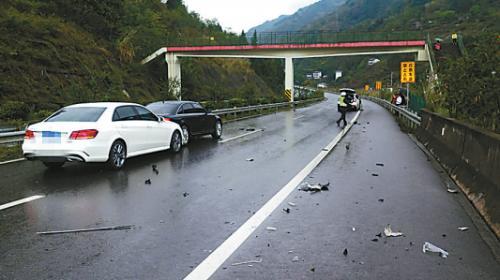 开车遇到这几种情况:不要慌,请直接撞,不撞的话