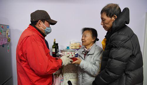 十二年的坚持:上海华东医院助老爱心餐暖人心