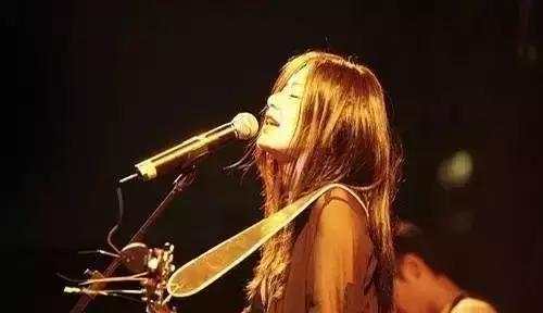 你的酒馆没有酒,我却醉得像条狗--张悬