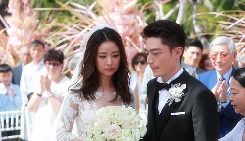 林心如霍建华婚礼被批太不走心,霍表情尴尬,造