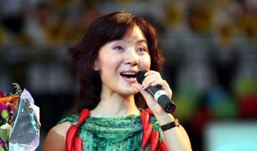 49岁陈红家世显赫 婚姻坎坷 隐退多年后现身“脱胎换骨”