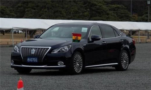 各国驻日使馆都用什么车?中国使馆车和天皇同